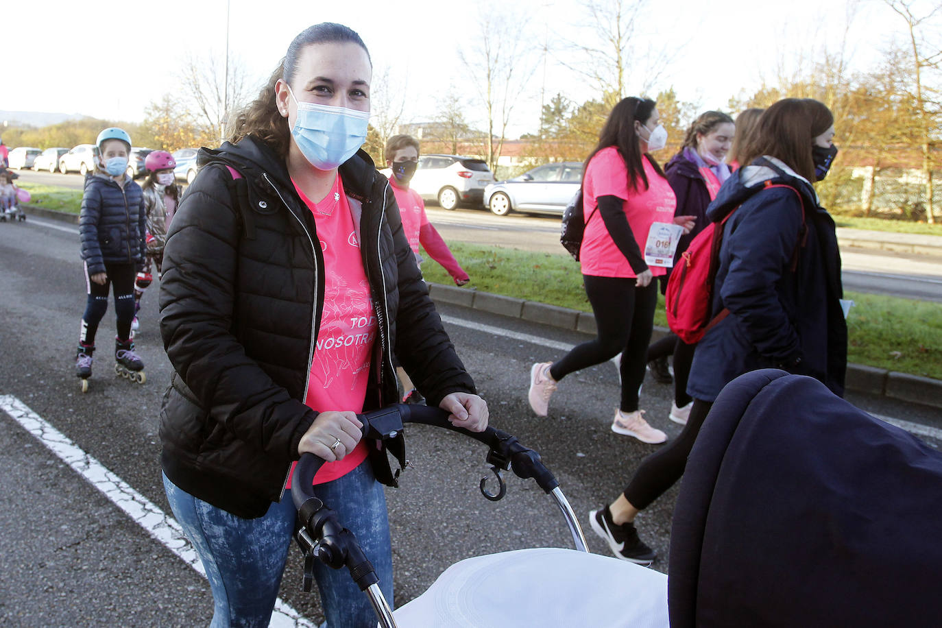 3.500 corredoras han participado este domingo en la Carrera de la Mujer celebrada en las calles de Gijón 