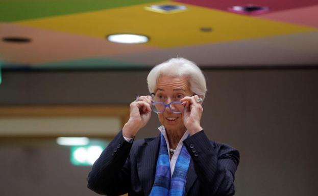 La presidenta del Banco Central Europeo (BCE), Christine Lagarde, fotografiada al comienzo de la reunión de ministros de Economía y Finanzas del Eurogrupo en Bruselas el pasado 6 de diciembre. 