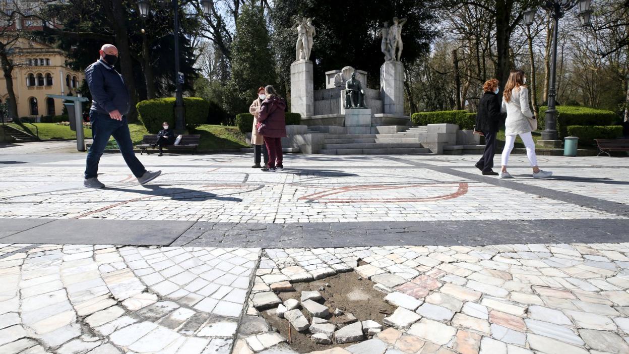 La licitación para reparar el pavimento del Campo San Francisco ha quedado desierta. 