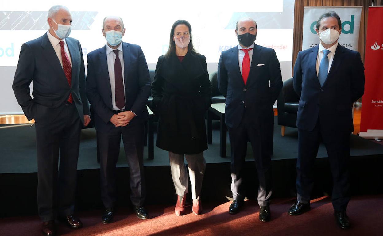 José María Salazar, Juan Cofiño, Eva Rodríguez, Juan Manuel Ballesteros y Eduardo González, en el acto.