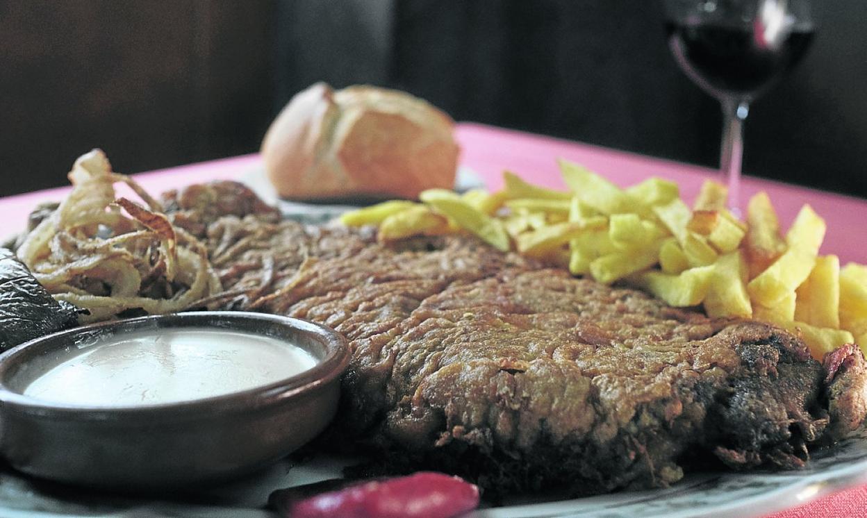 Un cachopo del asador Torrontegui, en Albandi.