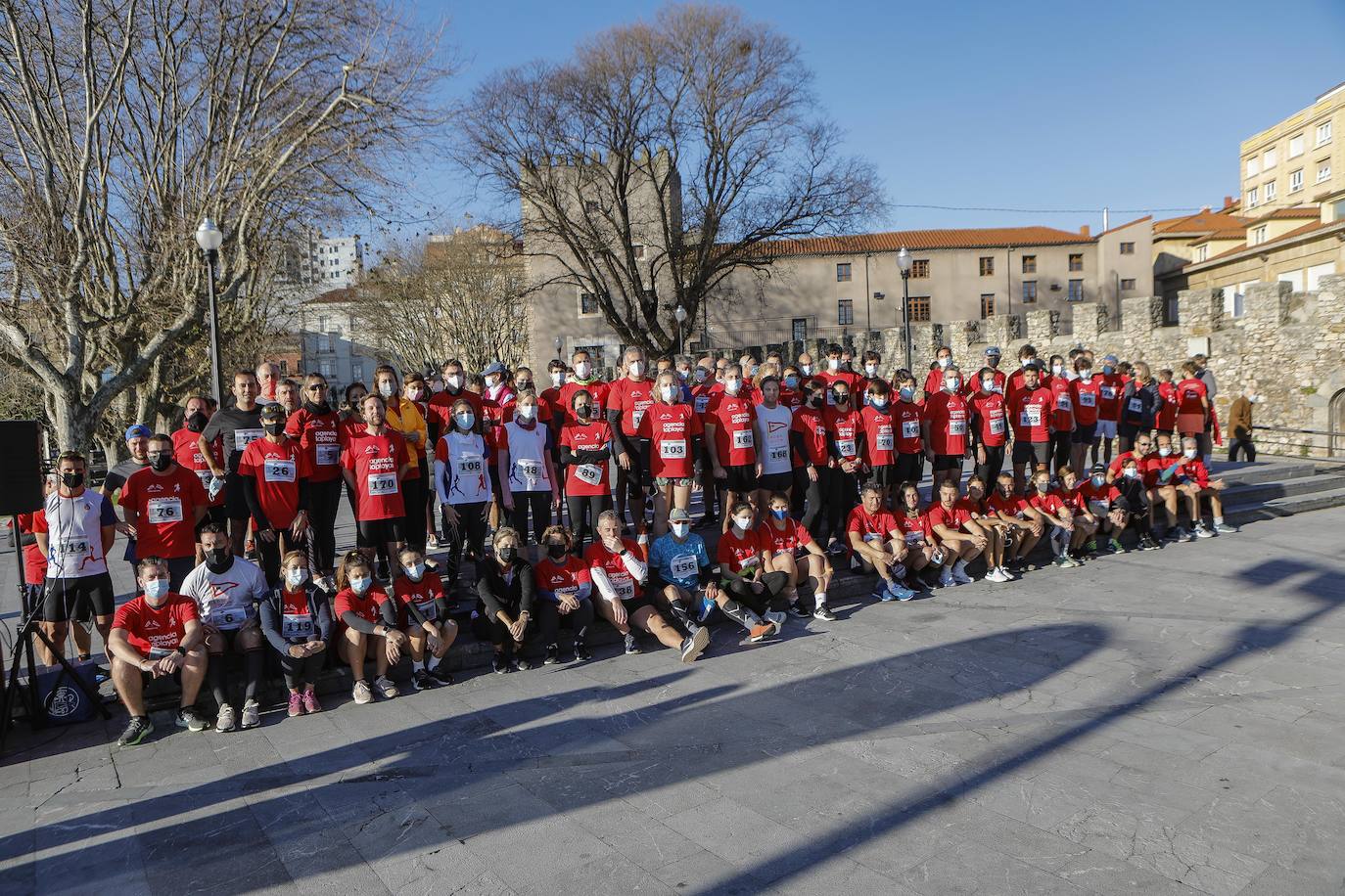 Fotos: Marcos Peón e Inés de Diego ganan la Carrera Solidaria Club de Regatas-Tenis