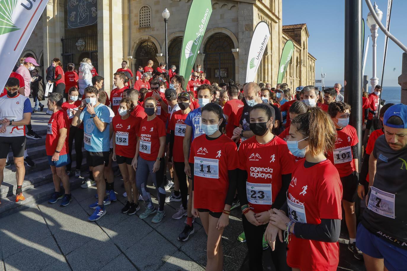 Fotos: Marcos Peón e Inés de Diego ganan la Carrera Solidaria Club de Regatas-Tenis