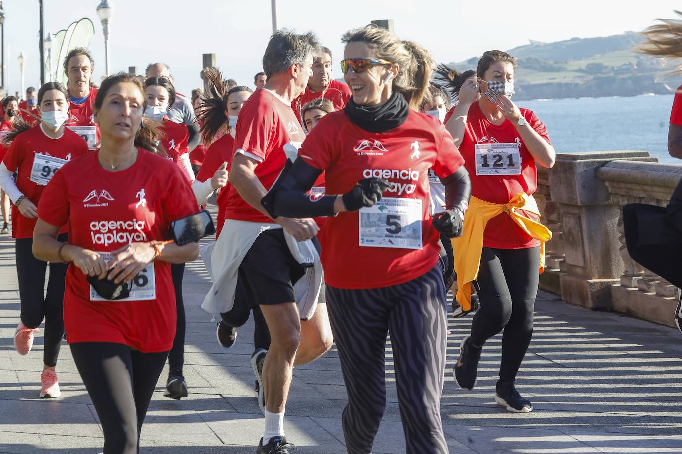 Fotos: Marcos Peón e Inés de Diego ganan la Carrera Solidaria Club de Regatas-Tenis