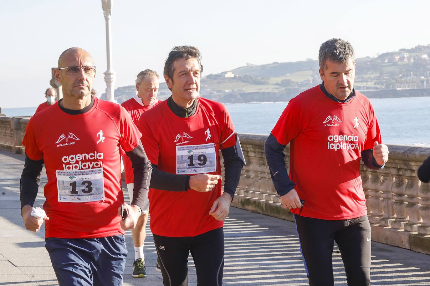 Fotos: Marcos Peón e Inés de Diego ganan la Carrera Solidaria Club de Regatas-Tenis