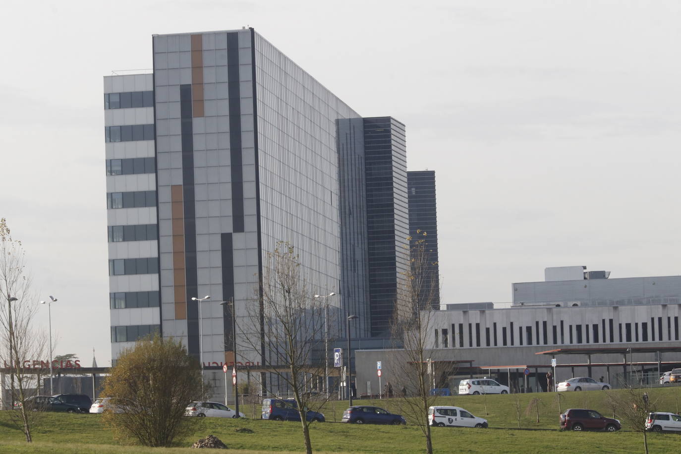 Fotos: Largas colas para hacerse una PCR en el HUCA