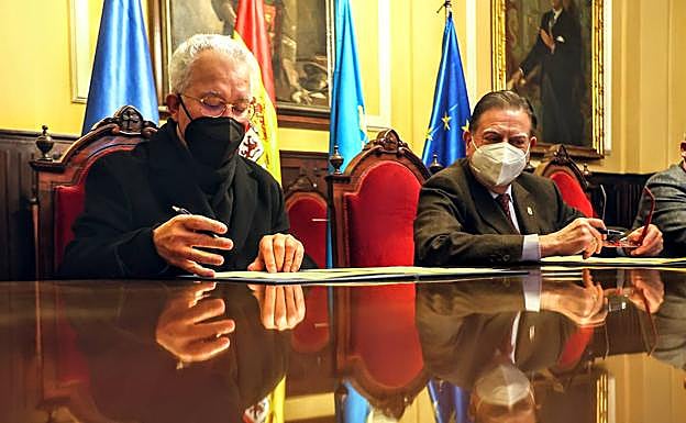 El deán de la Catedral de Oviedo y el alcalde