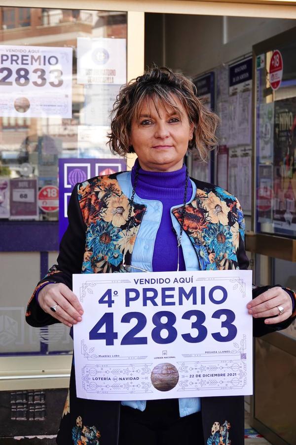 En el establecimiento de Paloma Ania, calle Marqués de Canillejas de la Villa, han tocado, al menos 20 décimos del cuarto premio 42833.