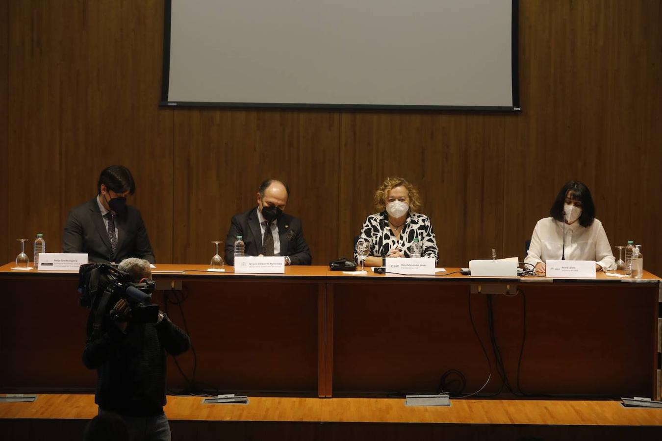 El consejero de Ciencia, Innovación y Universidad, Borja Sánchez, visitó este miércoles el nuevo Instituto Mixto de Investigación en Biodiversidad, el IMIB, una unidad mixta en el campus de Mieres.