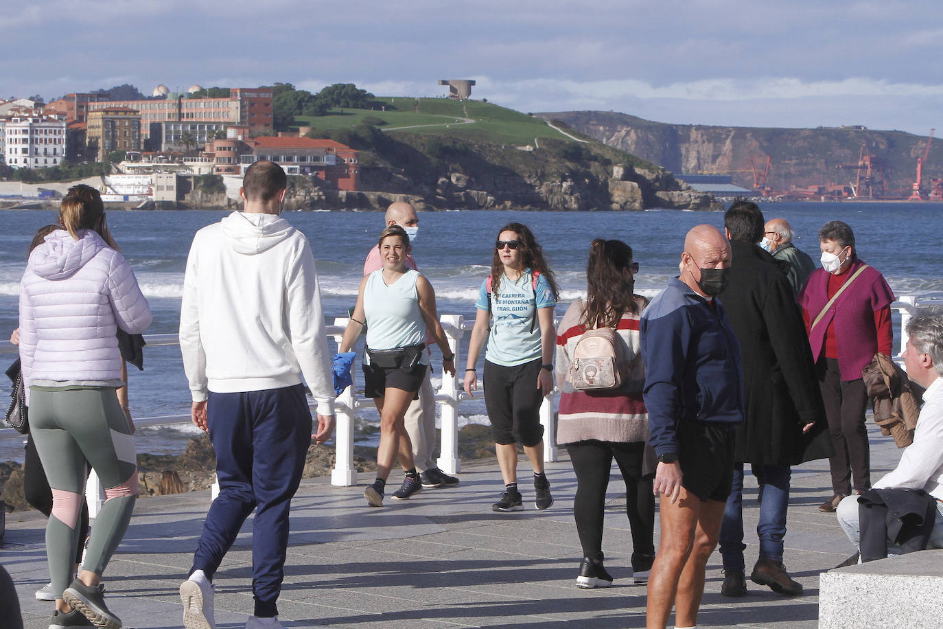 Fotos: Tiempo veraniego para despedir el año en Asturias