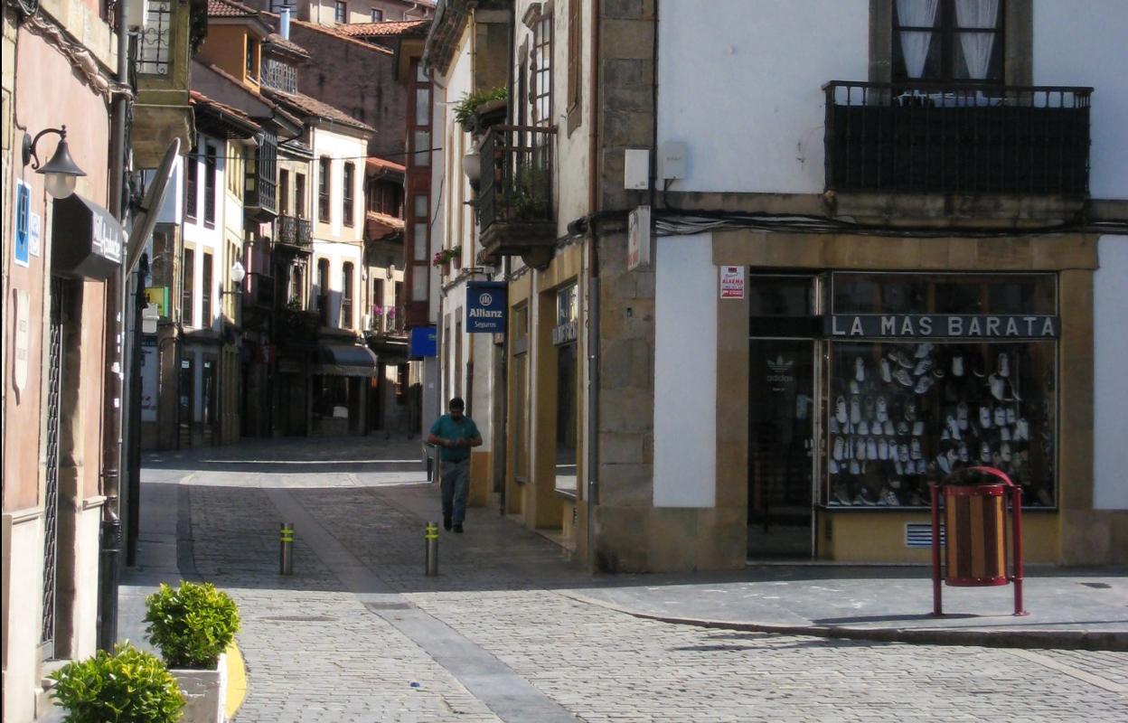 La calle Sol, una de las principales vías del casco histórico. 