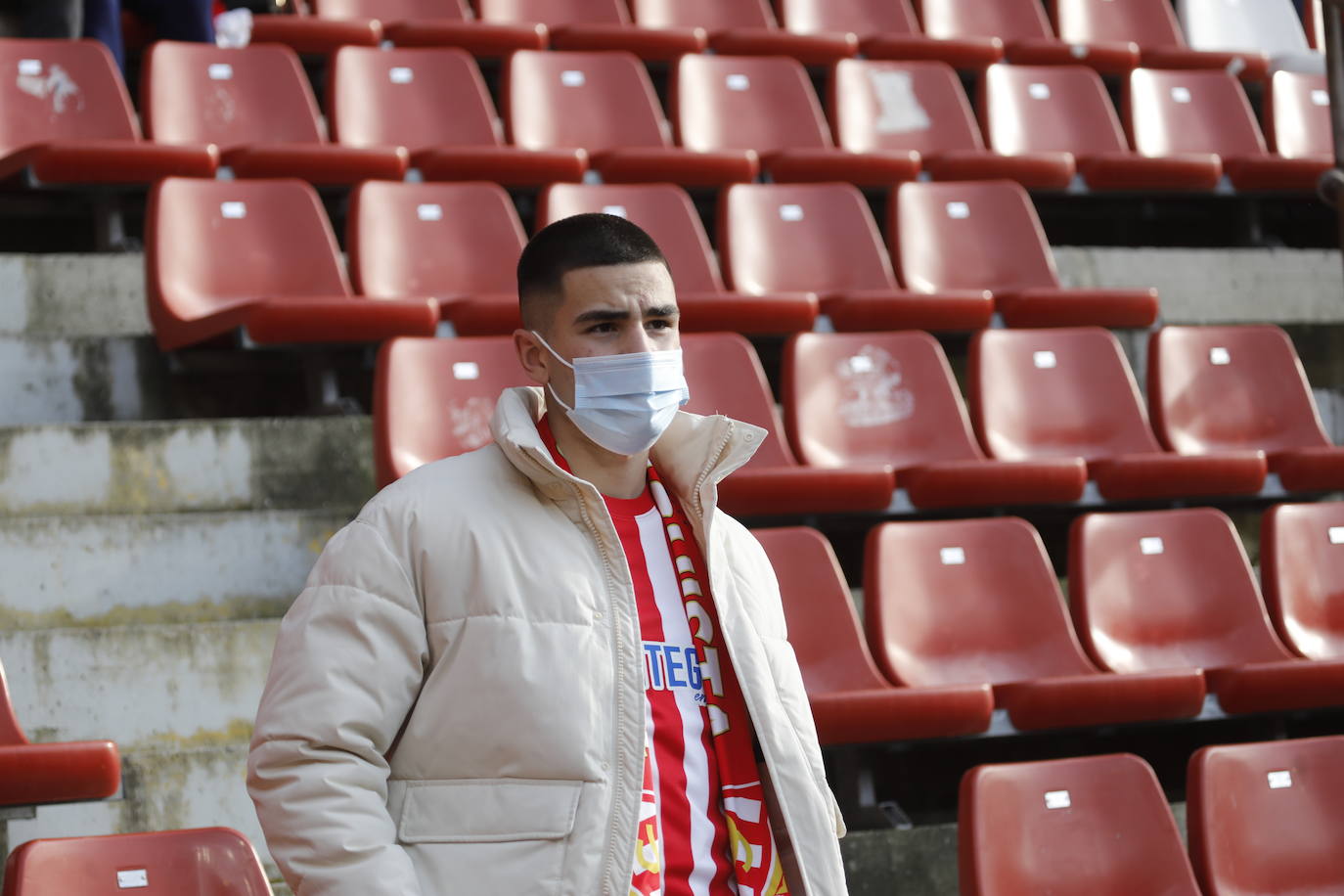 Fotos: ¿Estuviste en el Sporting - Lugo? ¡Búscate!