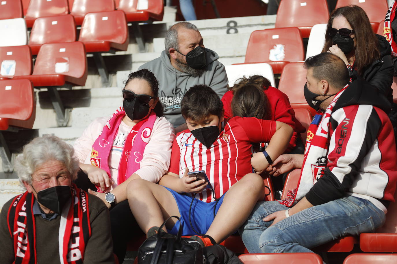 Fotos: ¿Estuviste en el Sporting - Lugo? ¡Búscate!