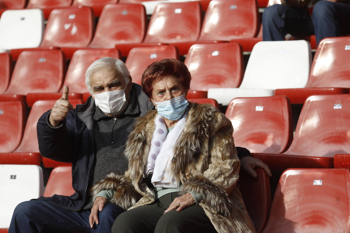 Fotos: ¿Estuviste en el Sporting - Lugo? ¡Búscate!