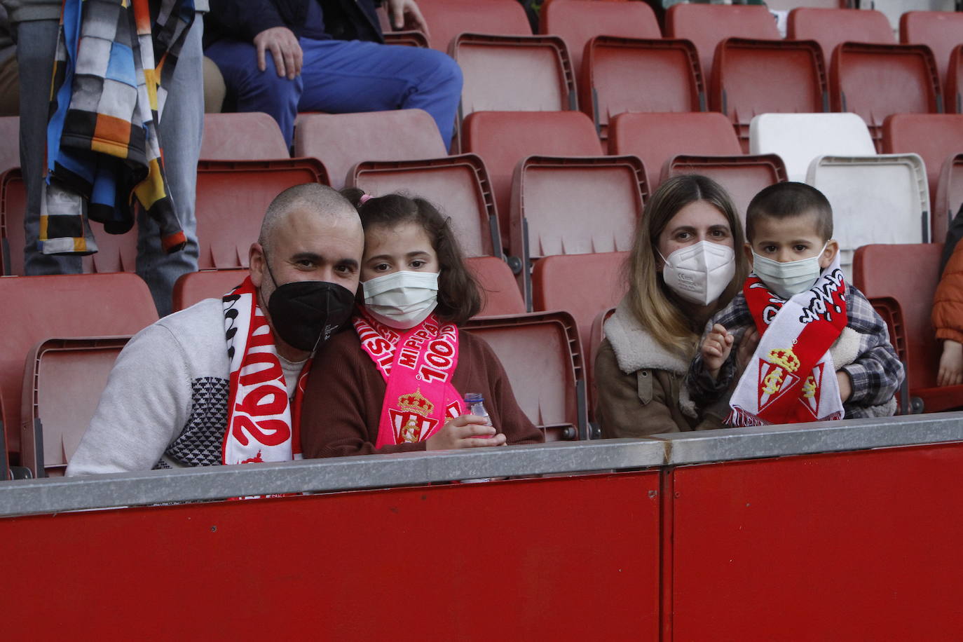 Fotos: ¿Estuviste en el Sporting - Lugo? ¡Búscate!