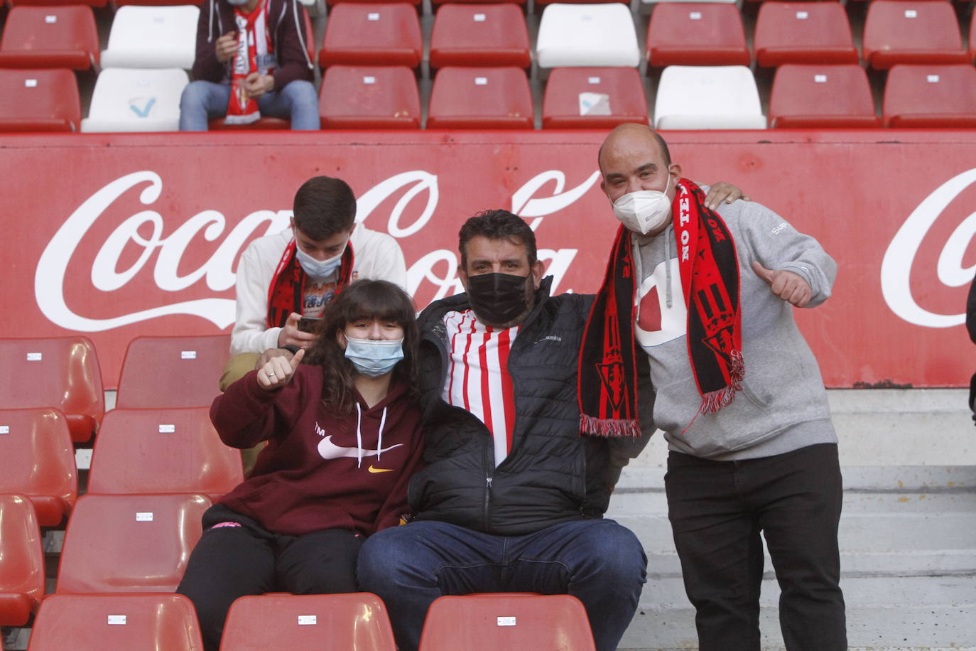 Fotos: ¿Estuviste en el Sporting - Lugo? ¡Búscate!