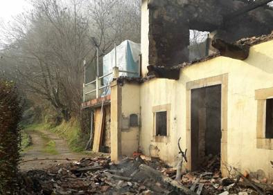 Imagen secundaria 1 - Incendio forestal en Grado. 