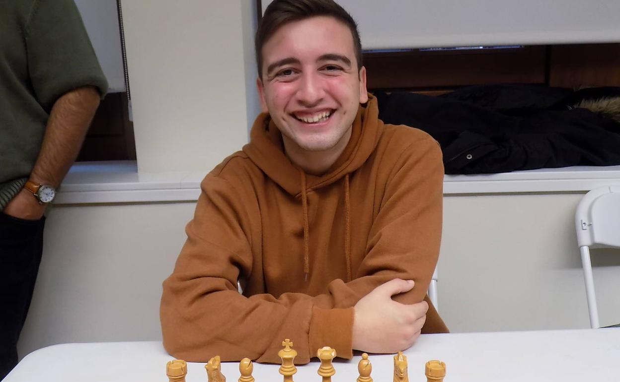 Iyán Guedes, campeón del Trofeo de Reyes del Ensidesa. 