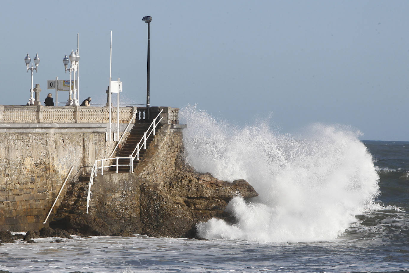 Fotos: Oleaje de foto en Gijón