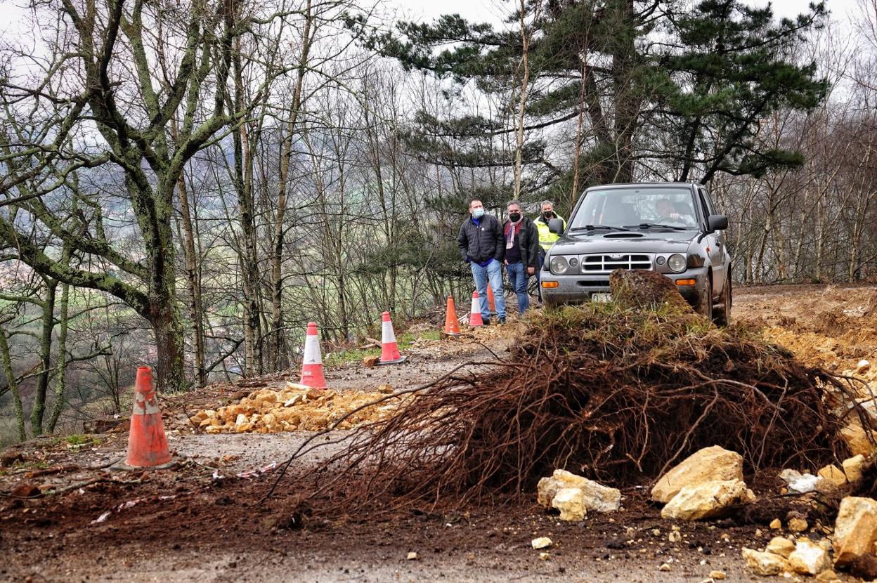 Los coches de ganaderos y queseros deben circular con precaución. 