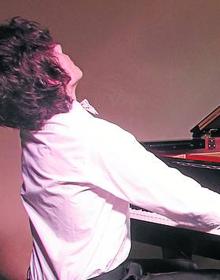 Imagen secundaria 2 - «Mis profesores vieron que podía llegar a ser algo»