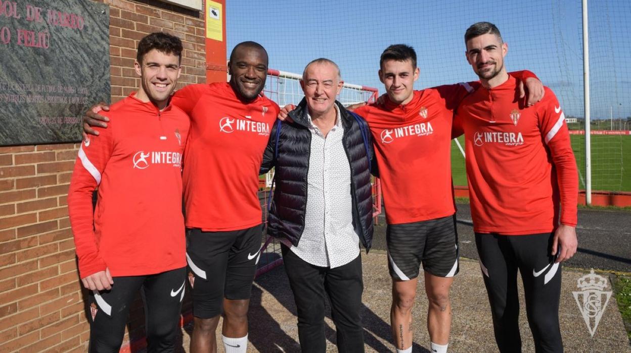 Los jugadores recibieron ayer la visita de Gerardo Ruiz. 