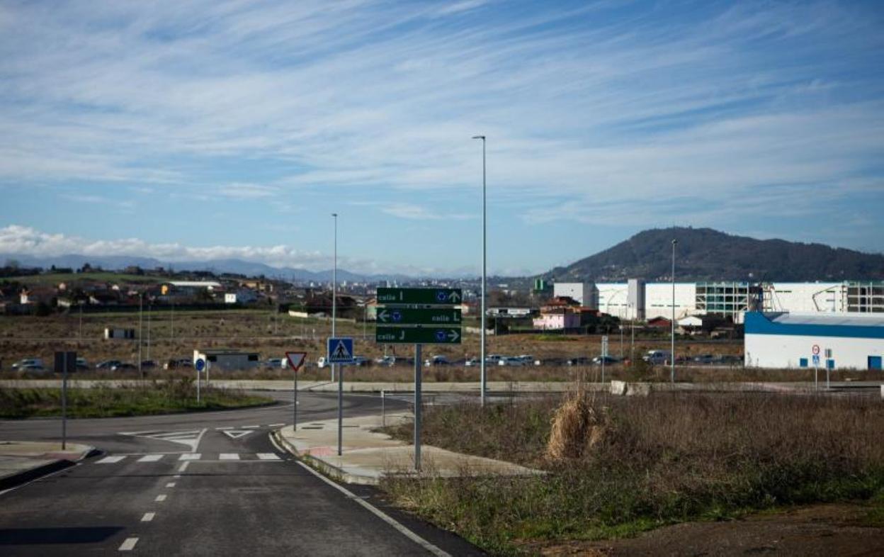 La cadena de supermercados Alimerka ha adquirido 14.000 metros cuadrados en el polígono de Bobes. 