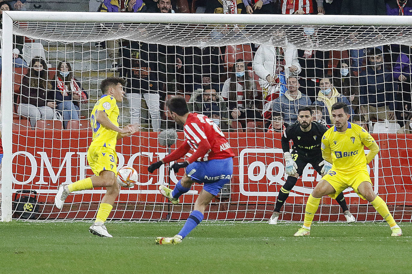 Fotos: Las mejores jugadas del Sporting-Cádiz