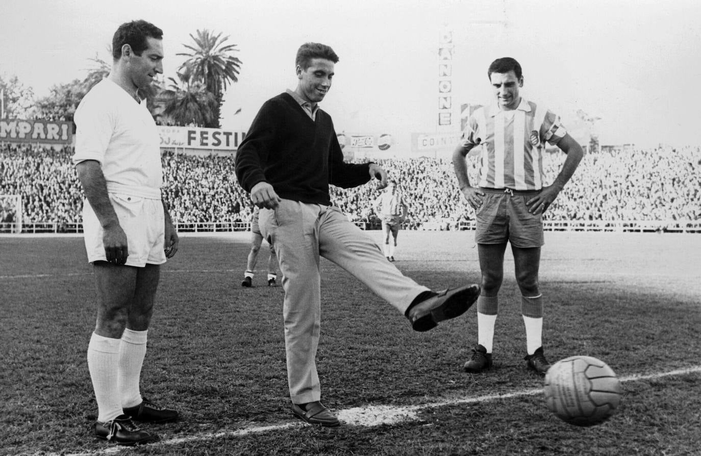 Paco Gento, presidente de honor del Real Madrid y único futbolista que atesora seis Copas de Europa, ha fallecido a los 88 años. 