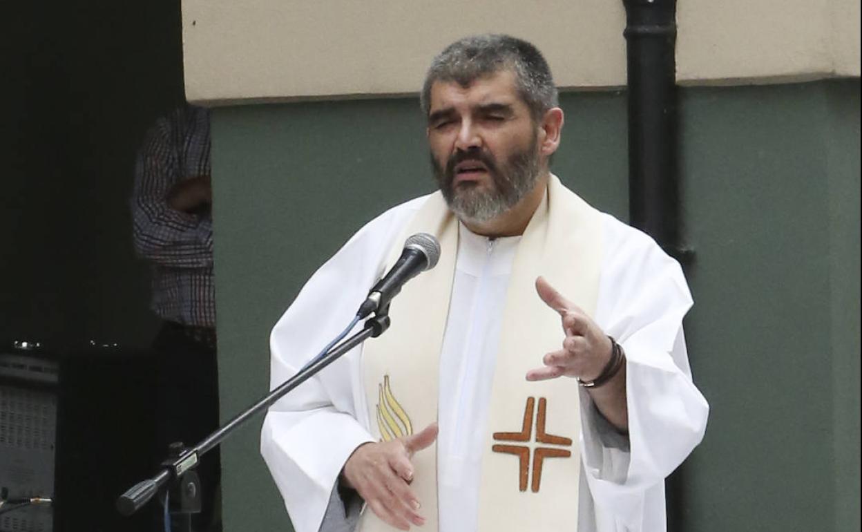 Eustasio Sánchez Fonseca, 'Tito', durante una misa. 