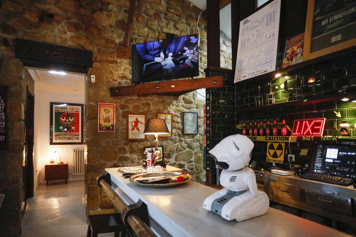 Alex Lawton instaló en Somió su empresa Bedrock, en un antiguo restaurante que recuperó como sede de empresas, generando un auténtico ecosistema de innovación que atrae talento asturiano, nacional e internacional.