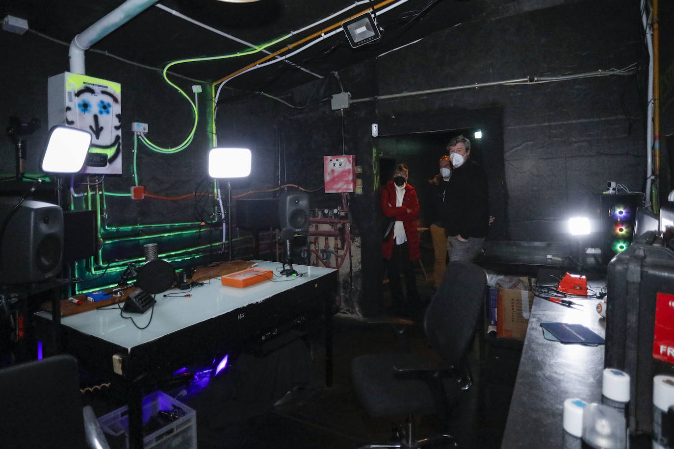 Alex Lawton instaló en Somió su empresa Bedrock, en un antiguo restaurante que recuperó como sede de empresas, generando un auténtico ecosistema de innovación que atrae talento asturiano, nacional e internacional.