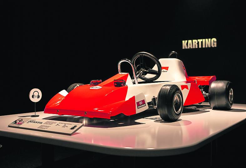 p El primer kart. Es el inicio del museo. Su padre lo construyó para su hermana, pero fue para Alonso.