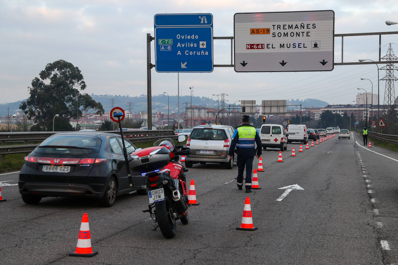 El Ayuntamiento ha elevado de nuevo el protocolo contra la contaminación en la zona oeste al nivel 1, lo que implica recuperar las restricciones de tráfico