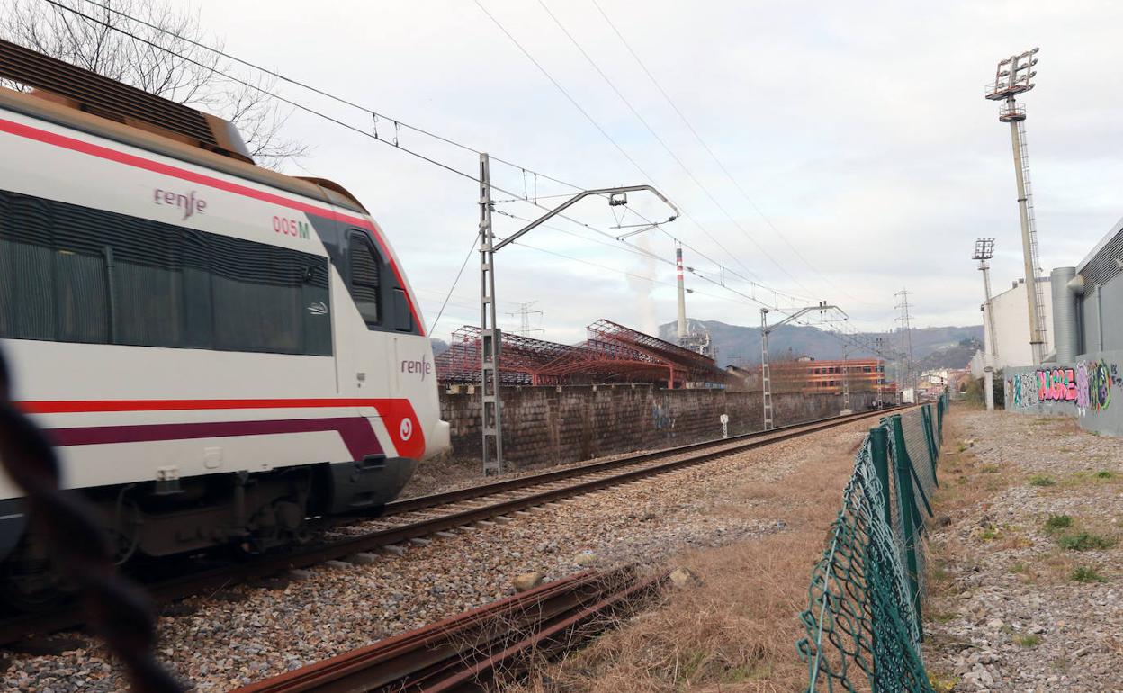 Fallece un hombre arrollado por el tren en La Felguera