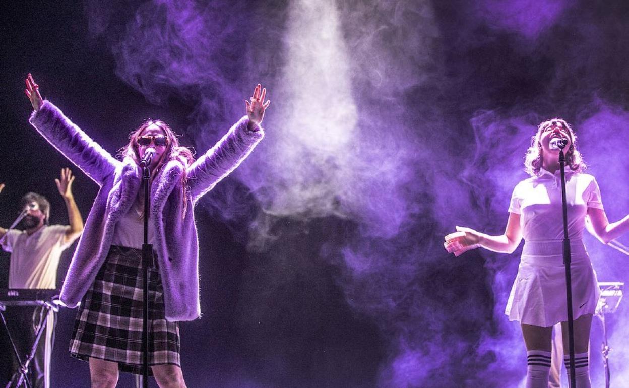 Rigoberta Bandini canta 'Ay mamá' en el 'Benidorm Fest'. 