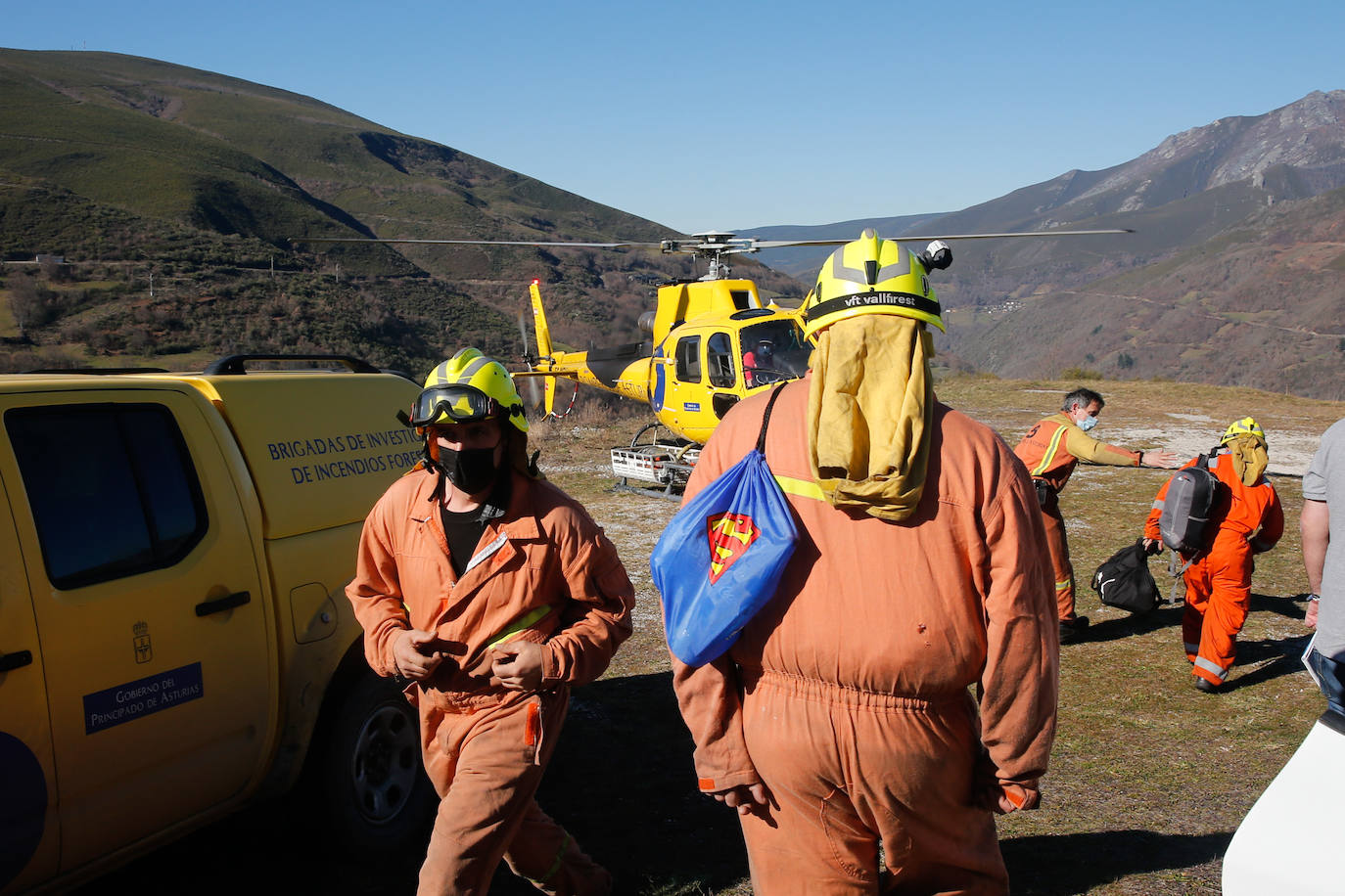 La rápida actuación de los servicios de emergencias impidió que el incendio entrase en la reserva natural de Muniellos, situada en la vertiente inmediatamente aledaña a la zona donde se estaba produciendo el fuego, que tiene todos las indicios de haber sido provocado, como comentaron algunos vecinos de la zona.