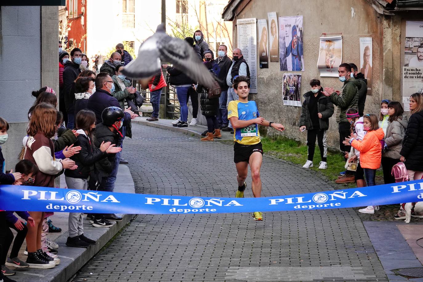 Dimas Pereira se impone en el Cayón Trail de Infiesto, una carrera que sigue siendo «el plan favoristo» de los corredores de la región.