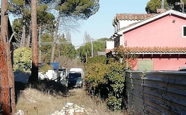 Registro del sospechososo, Ramón 'El Manitas', en su chalet.