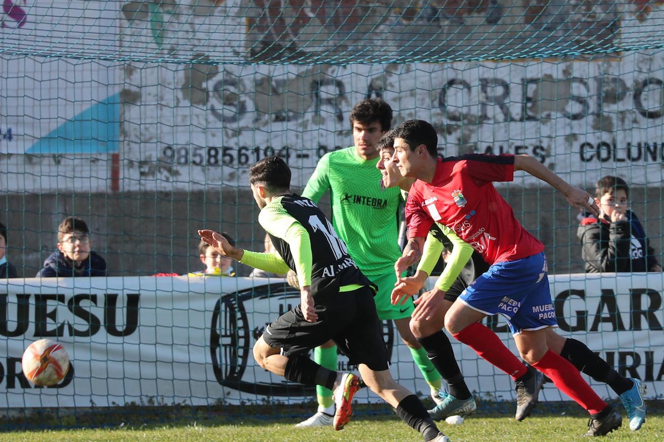 Fotos: Las mejores jugadas del Colunga - Sporting B
