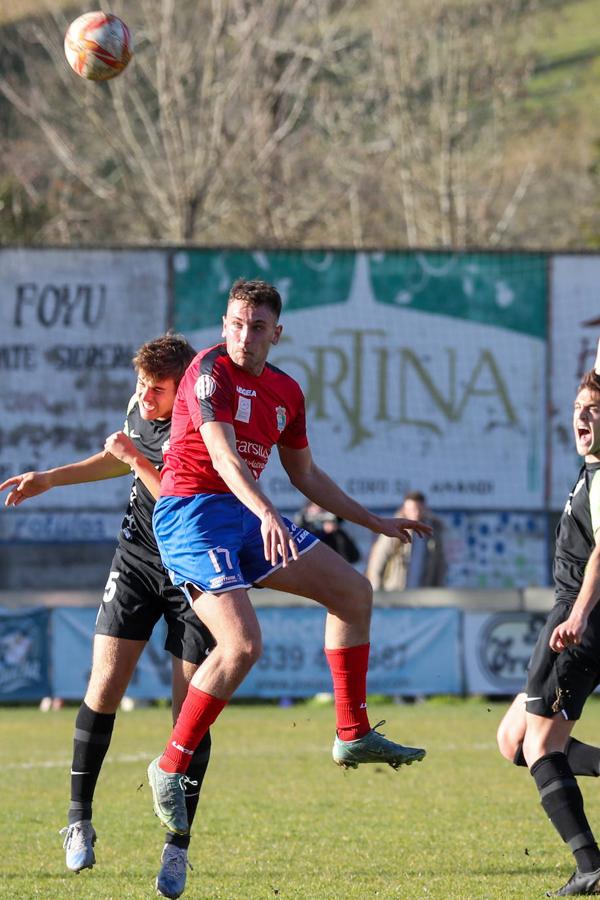 Fotos: Las mejores jugadas del Colunga - Sporting B