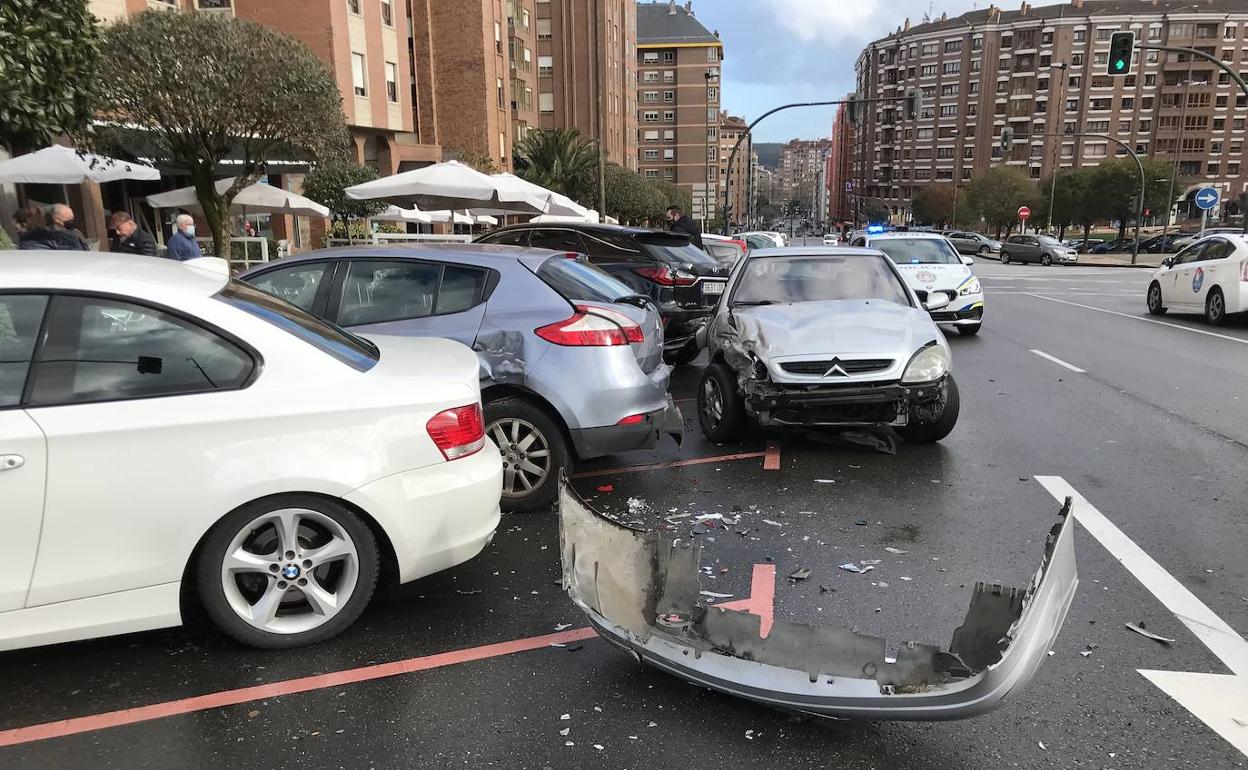Estado de los vehículos accidentados en la avenida de San Agustín. 