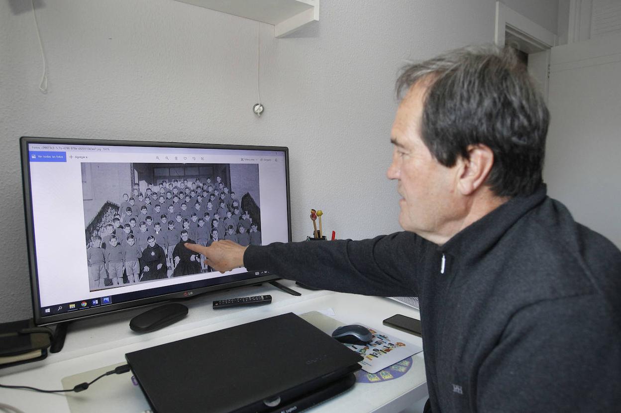Agustín Molleda señala a algunos de los responsables de los abusos desde su domicilio gijonés. 