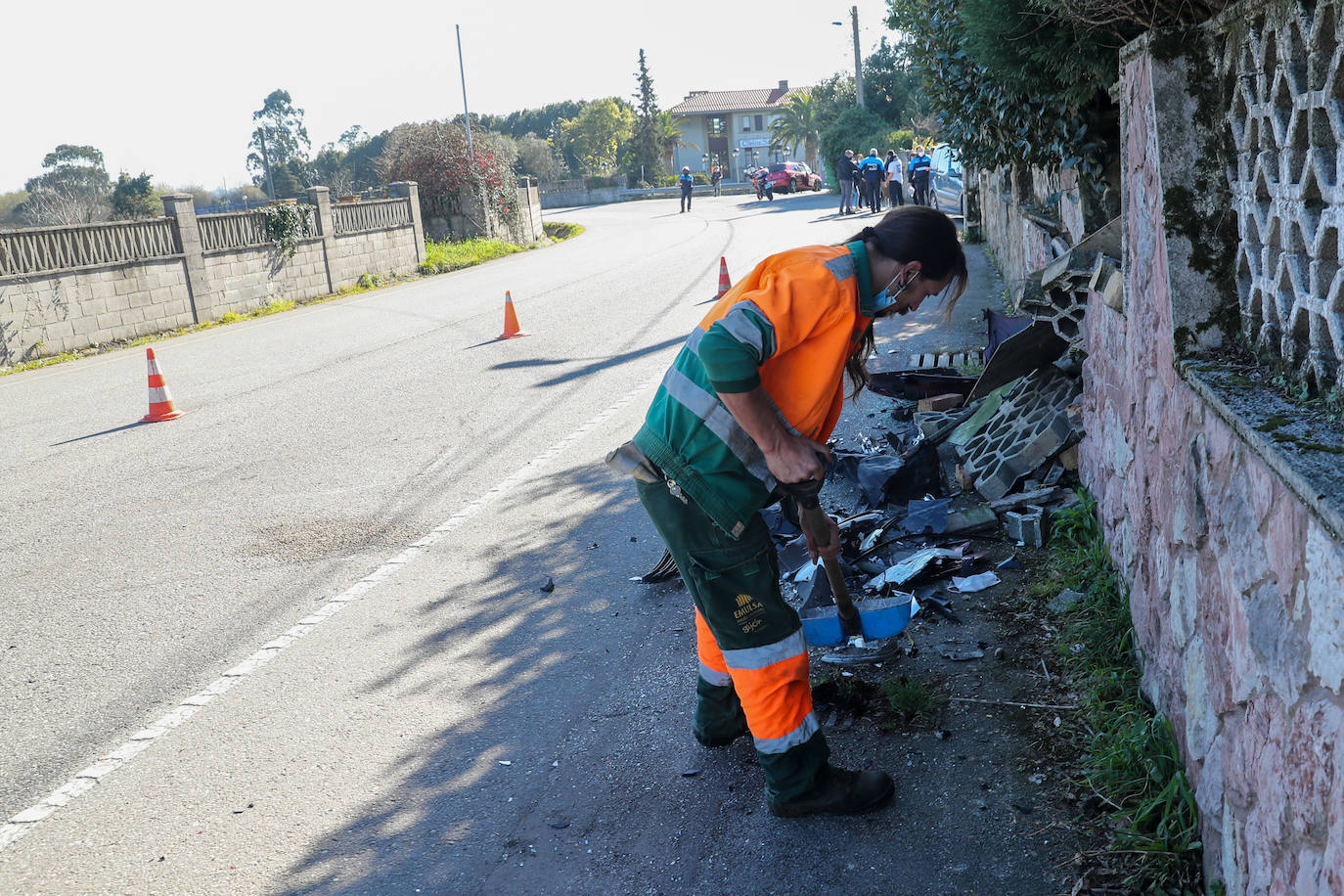 Fotos: Un accidente en la carretera de La Providencia deja tres heridos