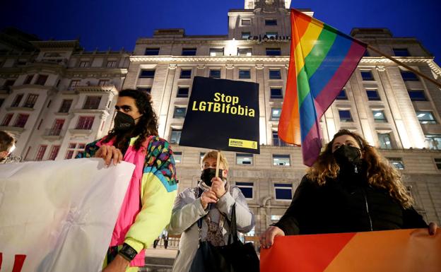 Imagen. Oviedo clama contra las agresiones homófobas