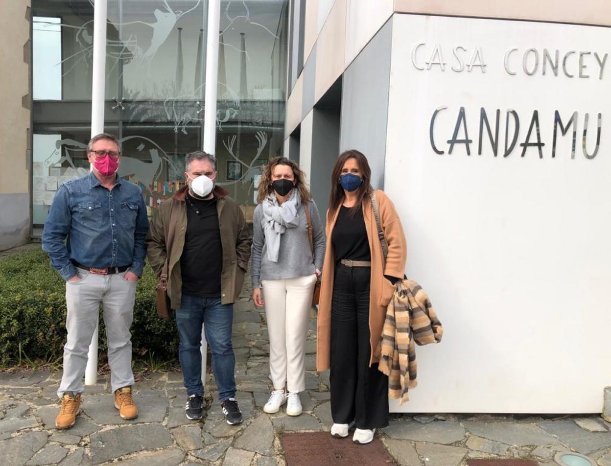 La corporación con el director general de Infraestructuras Rurales. 