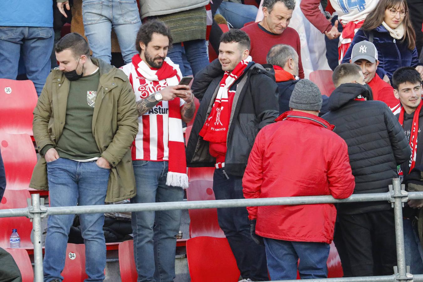 Fotos: ¿Estuviste en el Mirandés - Sporting? ¡Búscate!