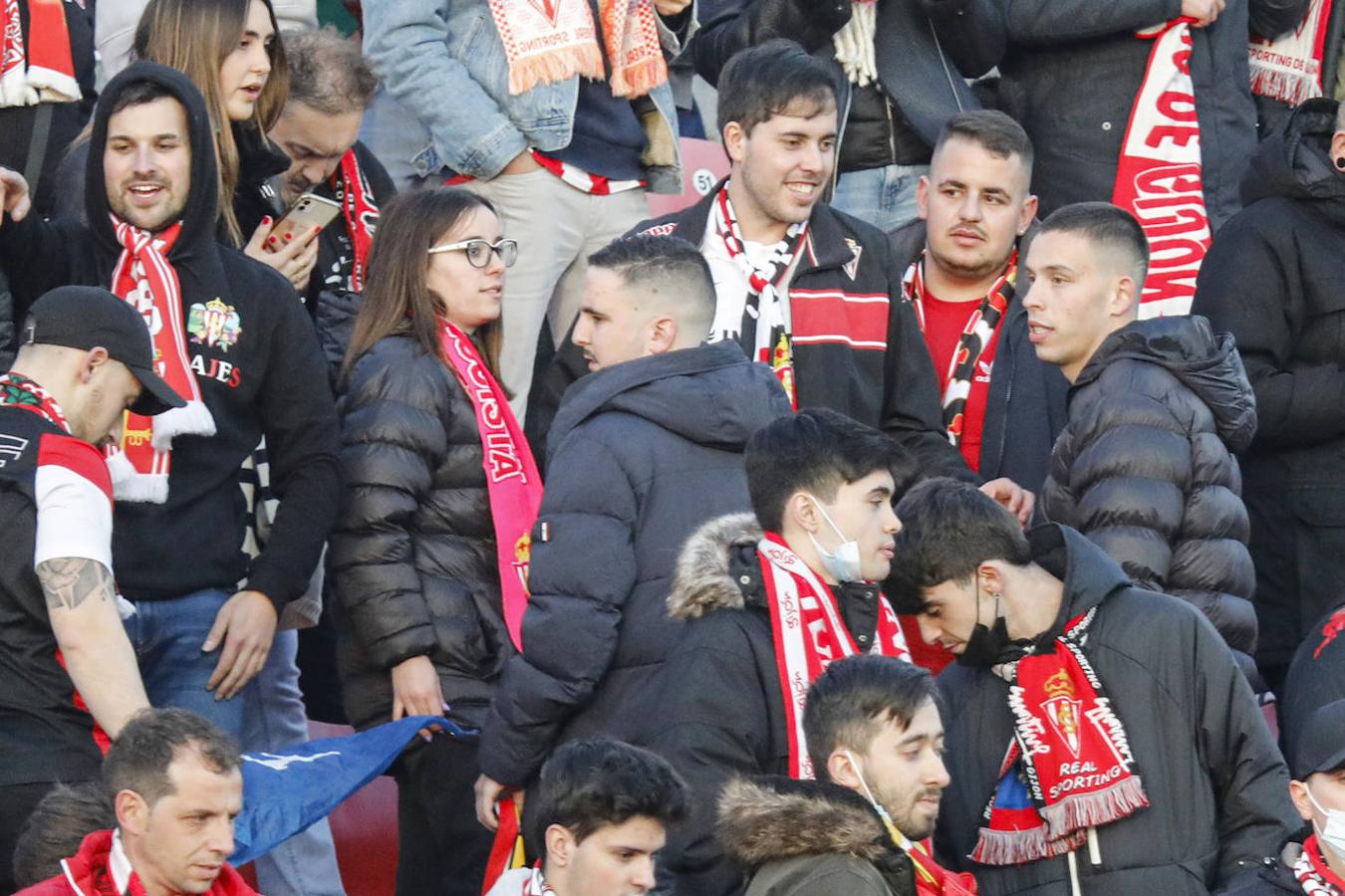 Fotos: ¿Estuviste en el Mirandés - Sporting? ¡Búscate!