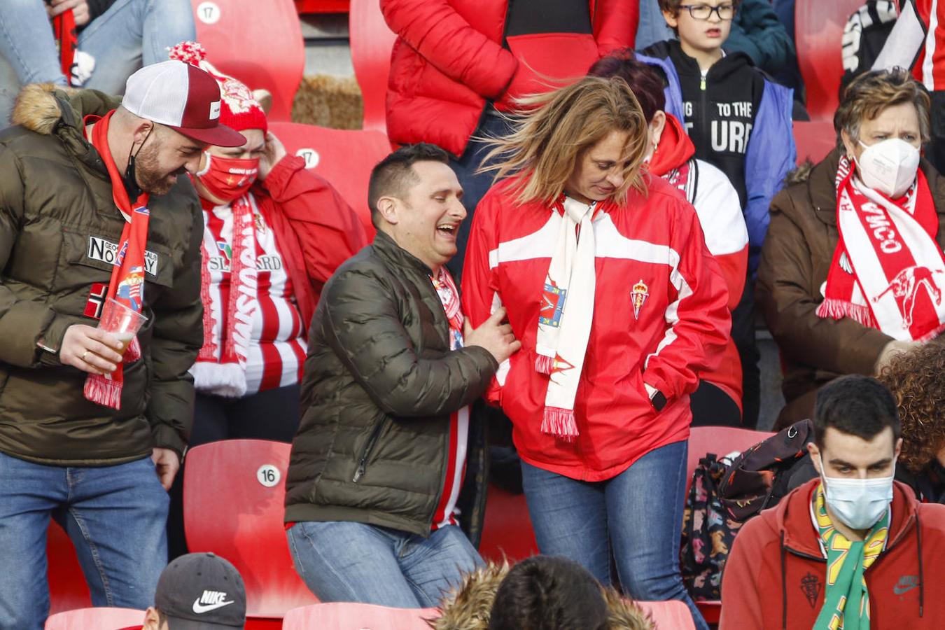 Fotos: ¿Estuviste en el Mirandés - Sporting? ¡Búscate!