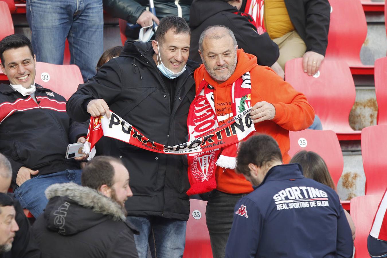 Fotos: ¿Estuviste en el Mirandés - Sporting? ¡Búscate!